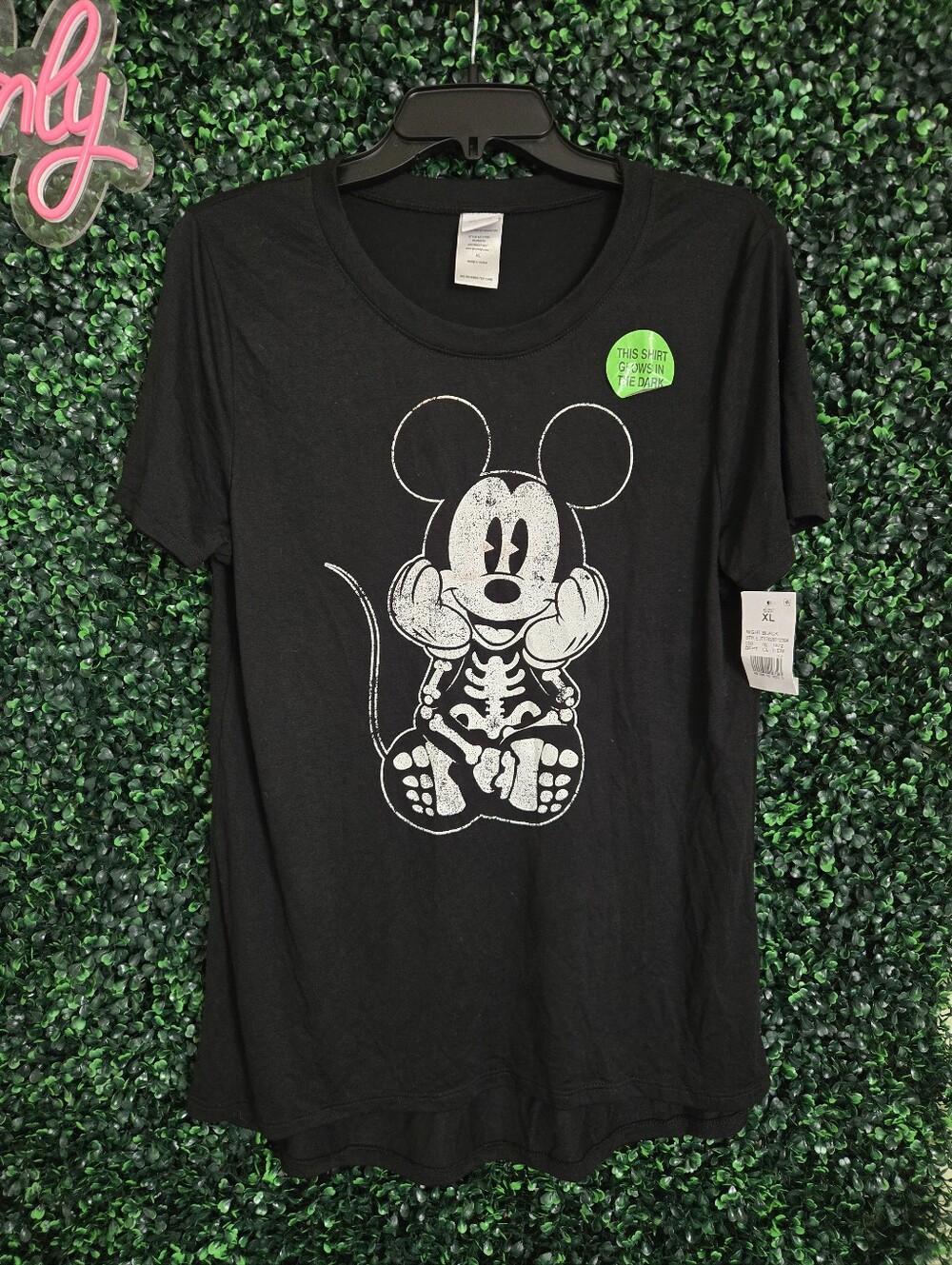 NWT Disney Glow In Dark Mickey Skeleton Graphic Halloween XL Womens Soft